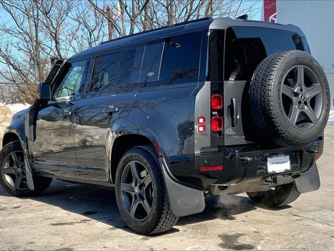 Used 2022 Land Rover Defender 110 X-Dynamic SE image 11
