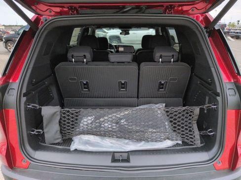 New 2026 Chevrolet Traverse LT w/ Sun and Wheel Package FWD image 28