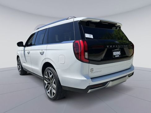 New 2026 Ford Expedition Platinum w/ Platinum Ultimate Package AWD/4WD image 4