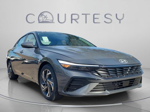 New 2026 Hyundai Elantra Limited FWD image 4
