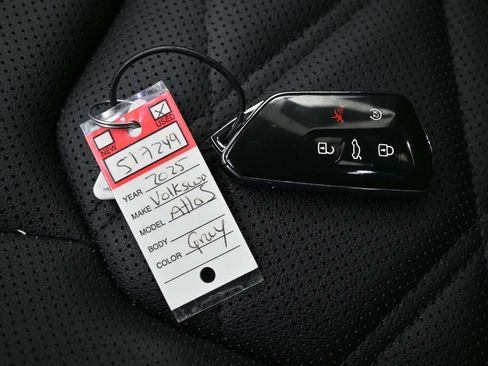 Used 2025 Volkswagen Atlas SE FWD image 29