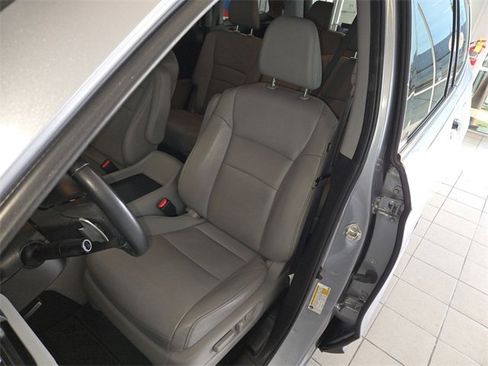 Used 2018 Honda Pilot Touring image 11