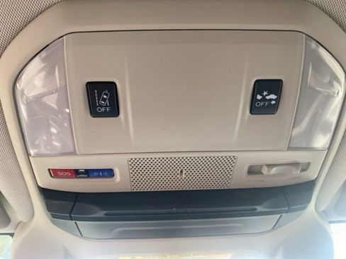 Used 2020 Subaru Ascent Premium w/ Convenience Package image 26