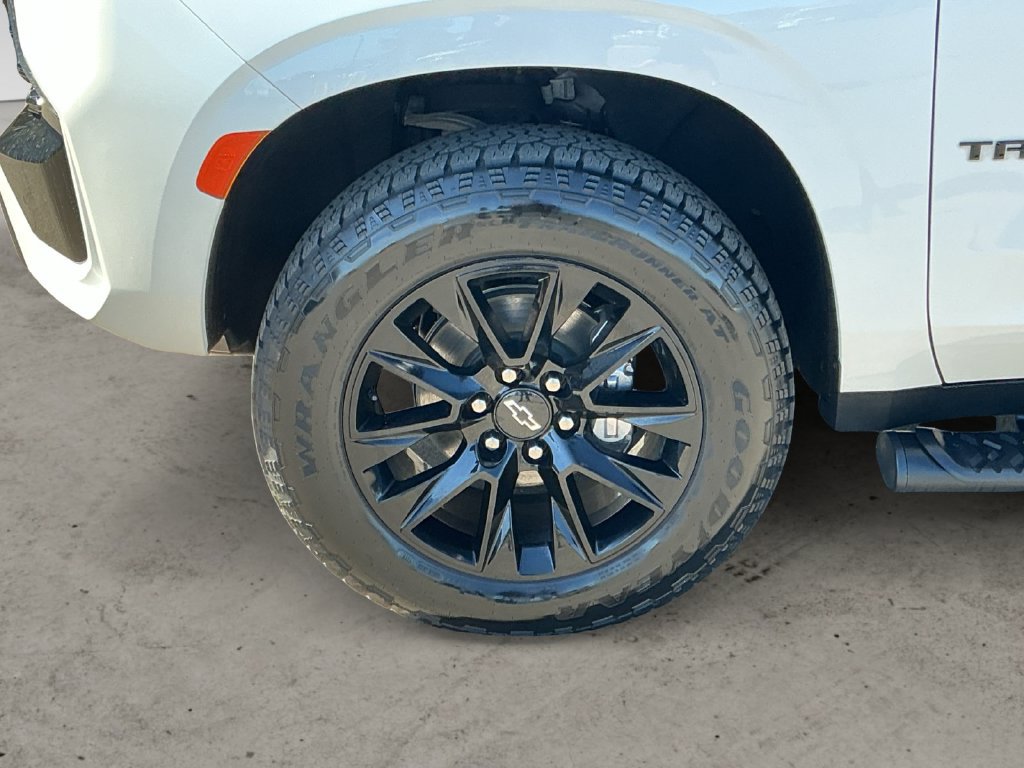 Certified 2023 Chevrolet Tahoe Z71 w/ Luxury Package AWD/4WD image 13