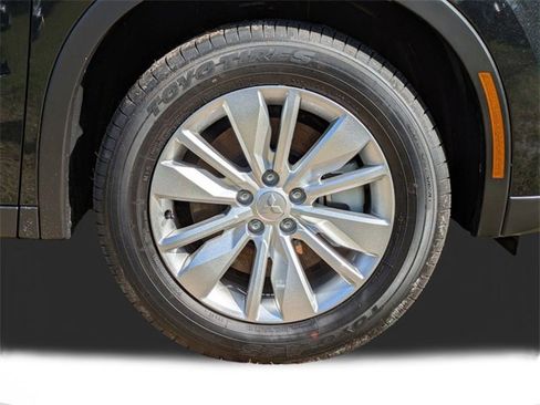 New 2025 Mitsubishi Outlander ES image 11