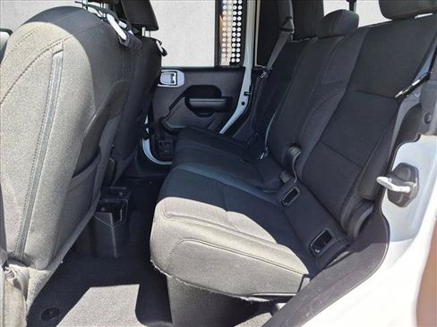 Used 2021 Jeep Gladiator Sport AWD/4WD image 17