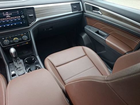Certified 2023 Volkswagen Atlas SEL AWD/4WD image 16