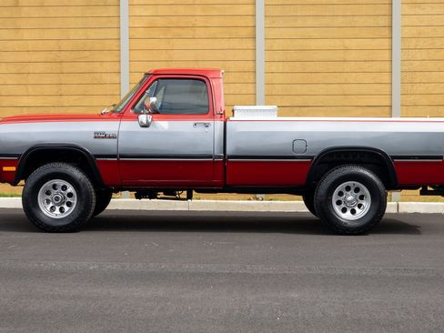 Used 1991 Dodge D/W Truck 250 image 9