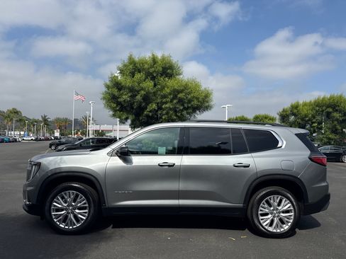 Used 2026 GMC Acadia Elevation w/ Elevation Premium Package FWD image 4