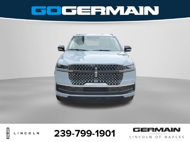 New 2027 Lincoln Navigator Premiere AWD/4WD image 3