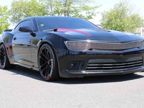 Used 2014 Chevrolet Camaro SS w/ SS Performance Package RWD image 3