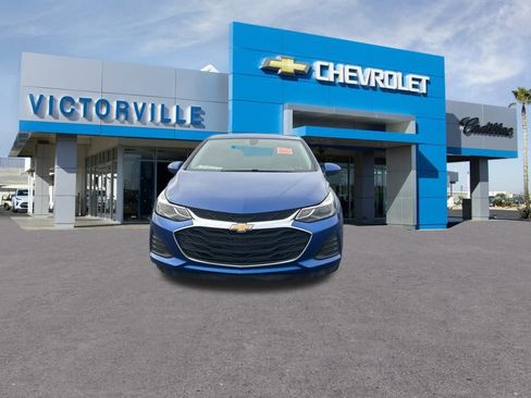 Used 2019 Chevrolet Cruze LT w/ Convenience Package image 9
