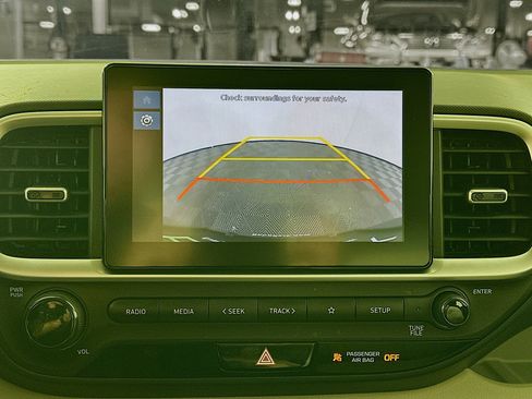 Used 2023 Hyundai Venue SEL image 22