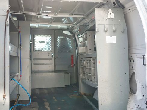 Used 2014 Ford E-250 and Econoline 250 w/ Power Group RWD image 17