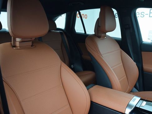 Certified 2025 Mercedes-Benz GLC 300 image 16