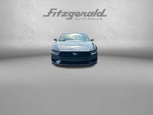 Used 2025 Ford Mustang Coupe RWD image 2