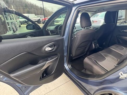 Used 2020 Jeep Cherokee Latitude image 21