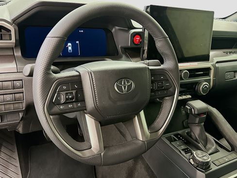 Used 2026 Toyota Tacoma TRD Off-Road AWD/4WD image 18