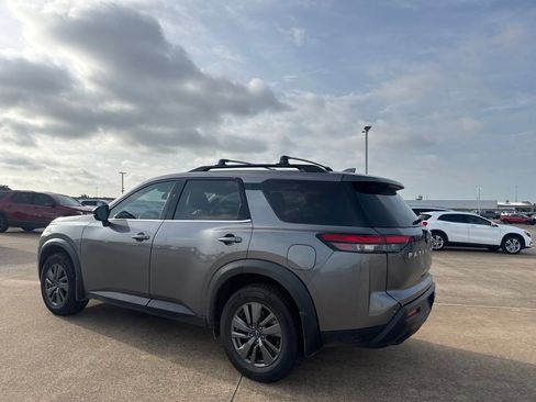 Certified 2024 Nissan Pathfinder SV w/ Cargo Package FWD image 11