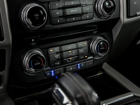 Used 2018 Ford F150 Lariat w/ Equipment Group 502A Luxury image 29