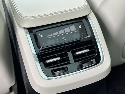 Certified 2024 Volvo XC90 B5 Plus AWD/4WD image 15