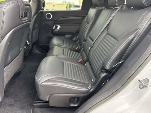 Used 2023 Land Rover Discovery S R-Dynamic AWD/4WD image 17