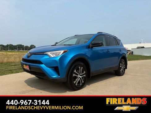 Used 2018 Toyota RAV4 LE w/ All Weather Liner Package FWD image 1