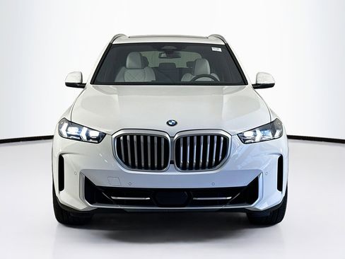 Used 2024 BMW X5 xDrive40i w/ Premium Package image 2