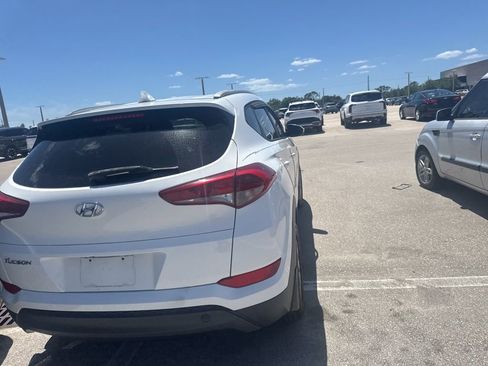 Used 2017 Hyundai Tucson SE Plus image 4