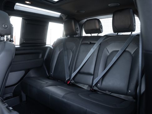 Used 2023 Land Rover Defender 90 X-Dynamic SE image 24