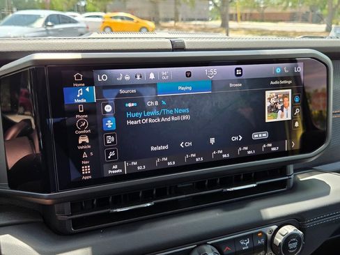 Used 2024 Jeep Gladiator Mojave w/ Technology Group AWD/4WD image 25