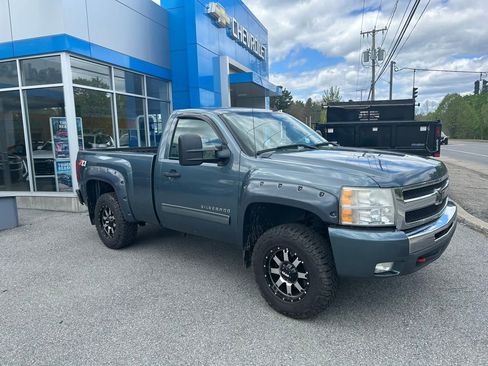 Used 2011 Chevrolet Silverado 1500 LT w/ Interior Plus Package AWD/4WD image 3