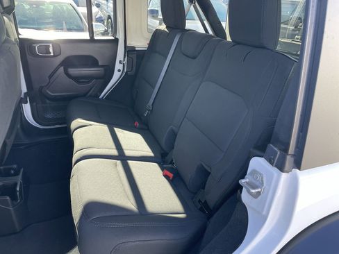 Used 2022 Jeep Wrangler Sport S image 37