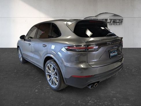 Used 2023 Porsche Cayenne w/ Premium Package AWD/4WD image 8