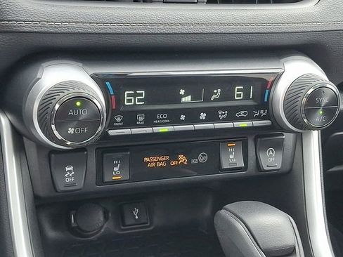 Used 2022 Toyota RAV4 XLE w/ Convenience Package AWD/4WD image 17