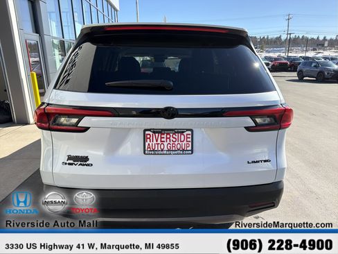 Used 2024 Toyota Grand Highlander Limited image 13