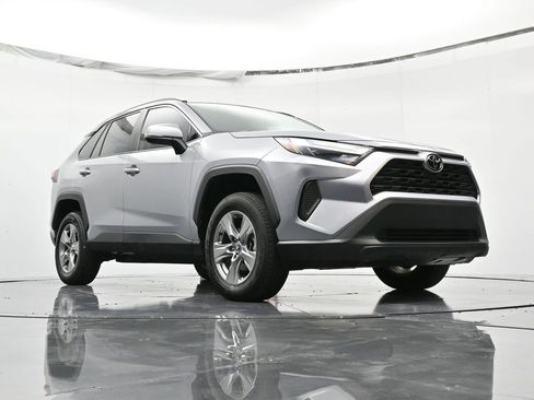 Used 2025 Toyota RAV4 XLE image 36
