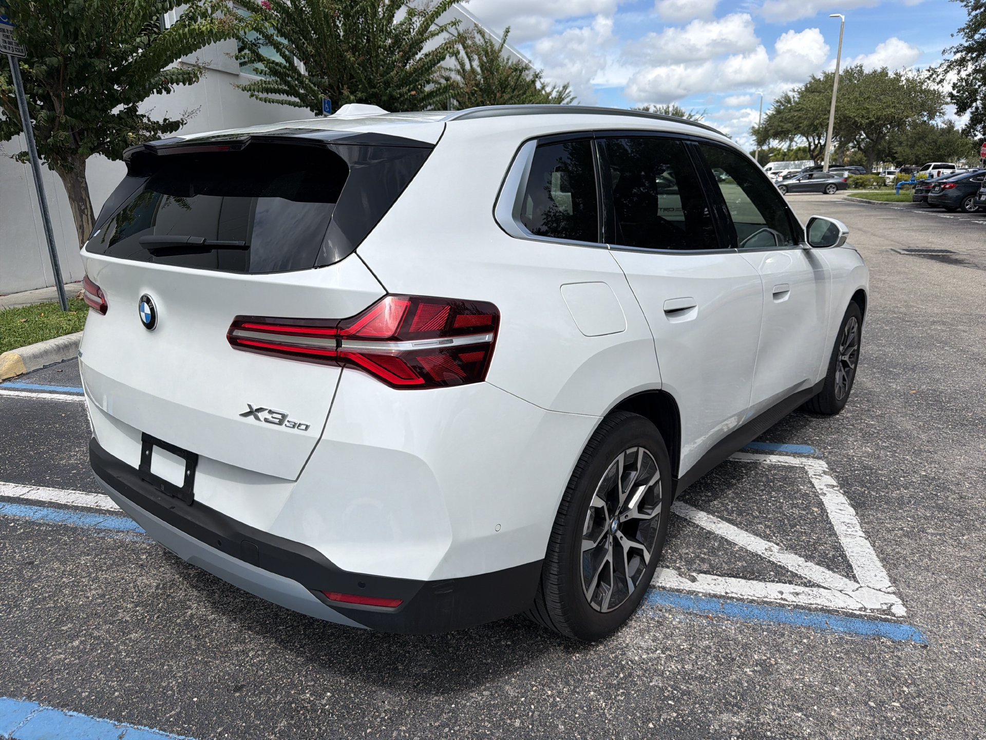 Certified 2025 BMW X3 xDrive30i AWD/4WD image 4