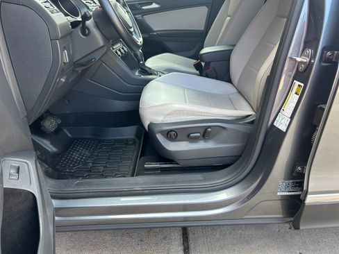 Used 2018 Volkswagen Tiguan SEL w/ 3rd Row Seat Package image 11