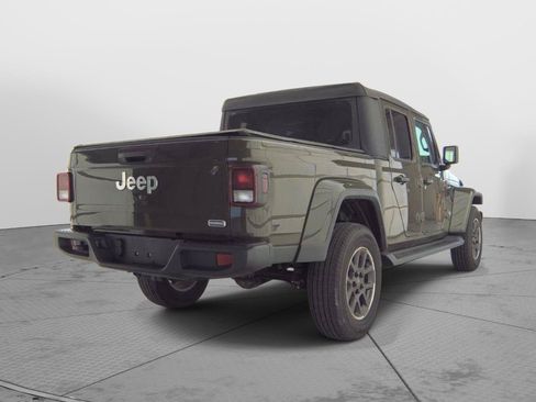 Used 2023 Jeep Gladiator Overland w/ Cold Weather Group AWD/4WD image 7