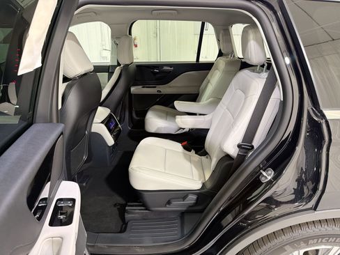 New 2026 Lincoln Aviator 2WD image 24