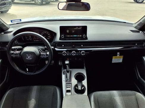 Used 2023 Honda Civic Sport image 3