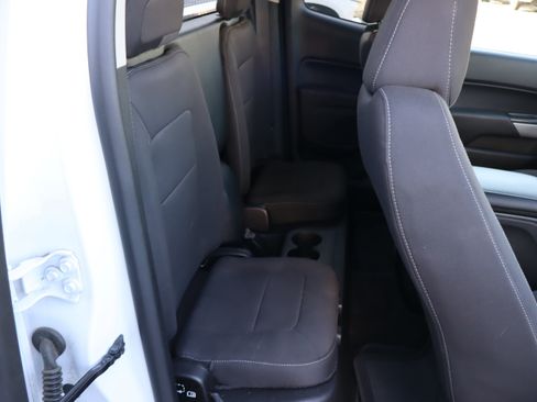 Used 2018 Chevrolet Colorado LT AWD/4WD image 37