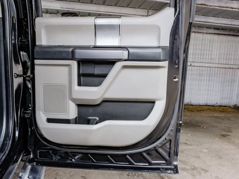 Used 2022 Ford F350 XLT w/ XLT Premium Package image 47