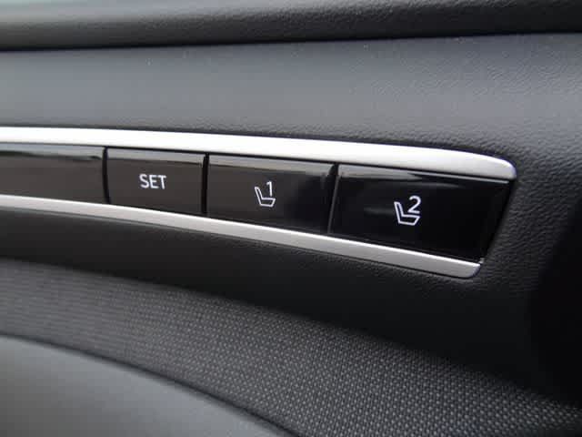 Used 2024 Hyundai Tucson Limited AWD/4WD image 16