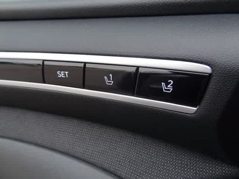 Used 2024 Hyundai Tucson Limited AWD/4WD image 16