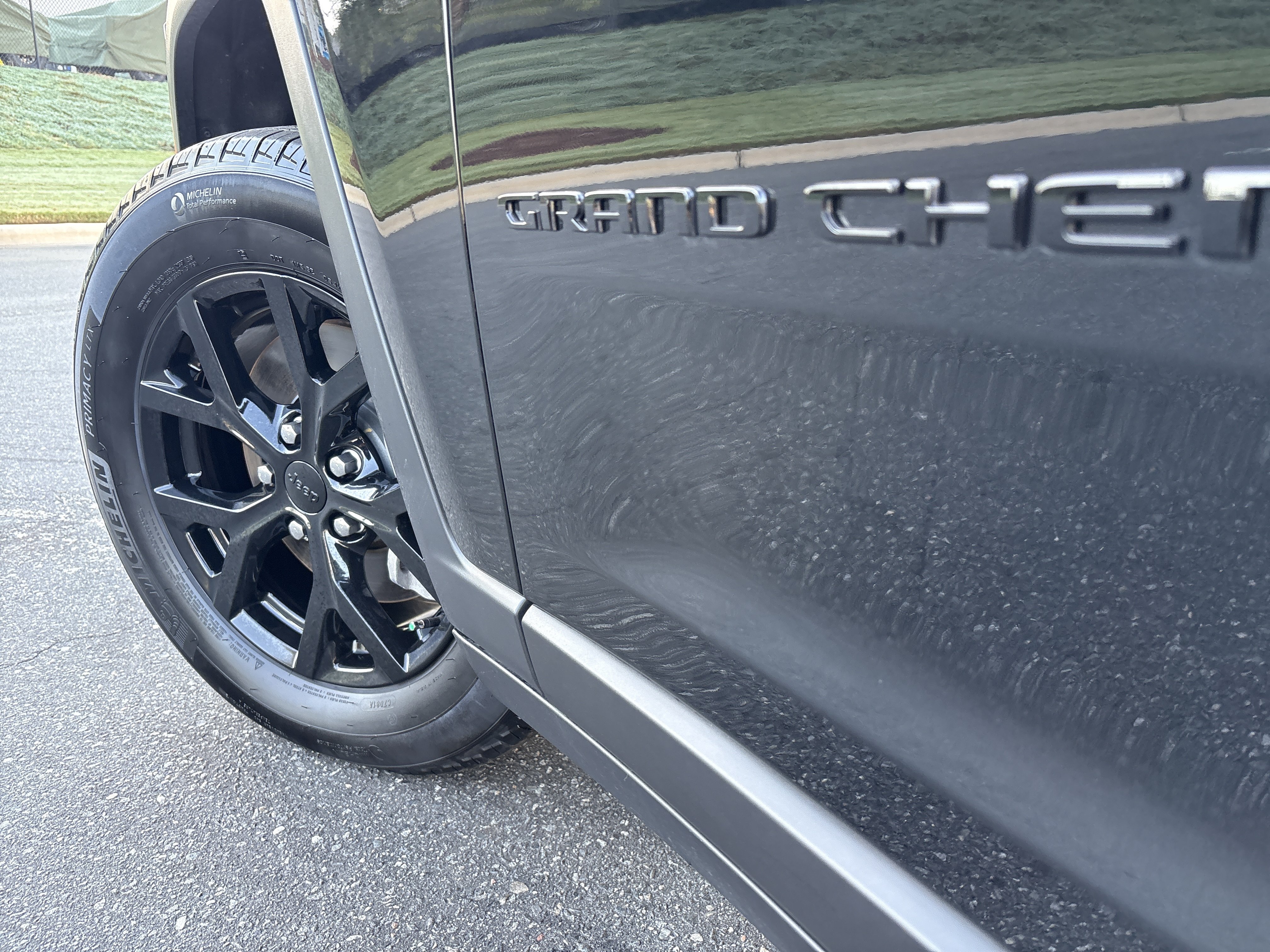 Used 2025 Jeep Grand Cherokee L Altitude AWD/4WD image 5