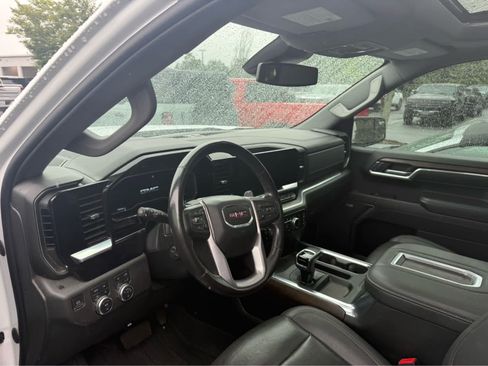 Used 2022 GMC Sierra 1500 SLT w/ SLT Convenience Package AWD/4WD image 3