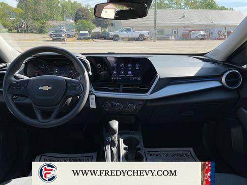 Used 2024 Chevrolet Trax LS FWD image 20