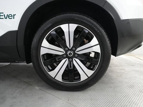 Used 2023 Volvo XC40 Recharge Plus AWD/4WD image 9